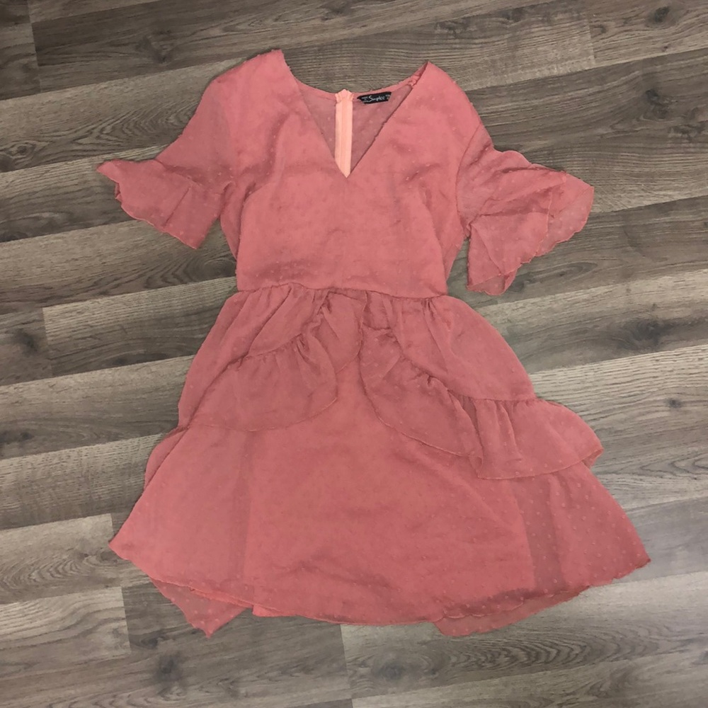 Cute frilled dress. XS. Simplee Apparel. Never worn